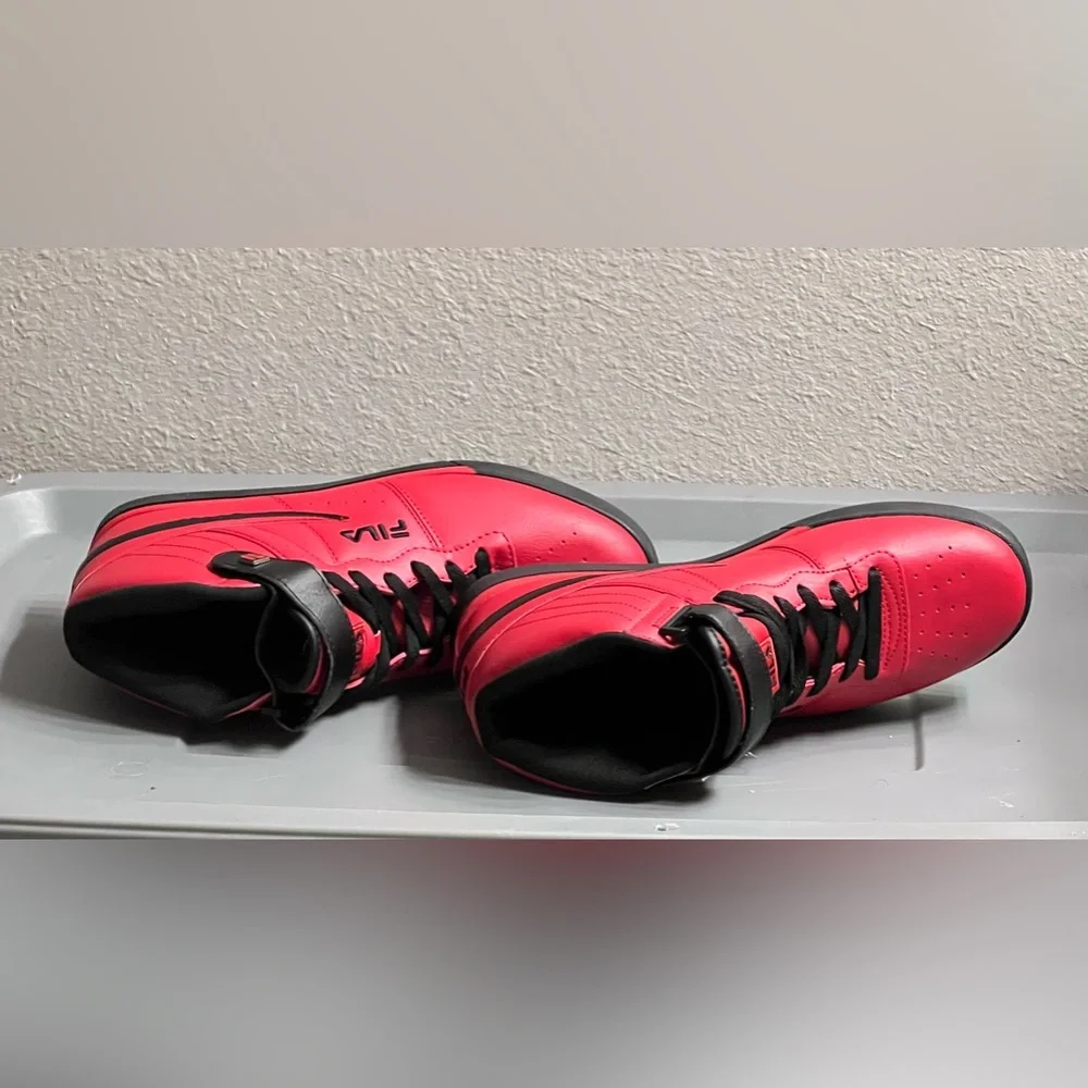 Brand New FILA Sneakers Boots - Picture 5 of 6